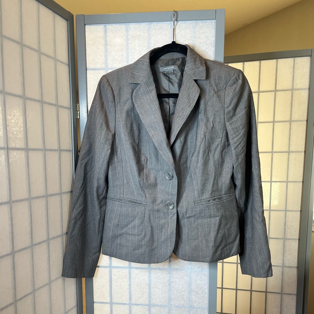 Ann Taylor gray pin striped lined blazer